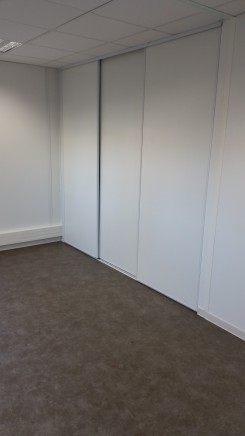 Aménagement rangement bureau modulaire
