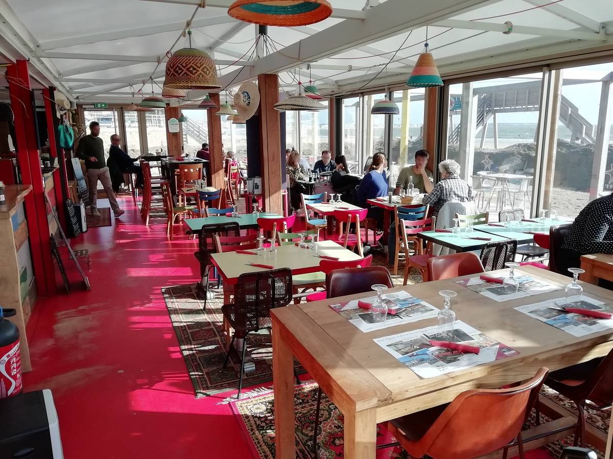 Aménagement mobilier de restauration et réfectoire scolaire et d'entreprise