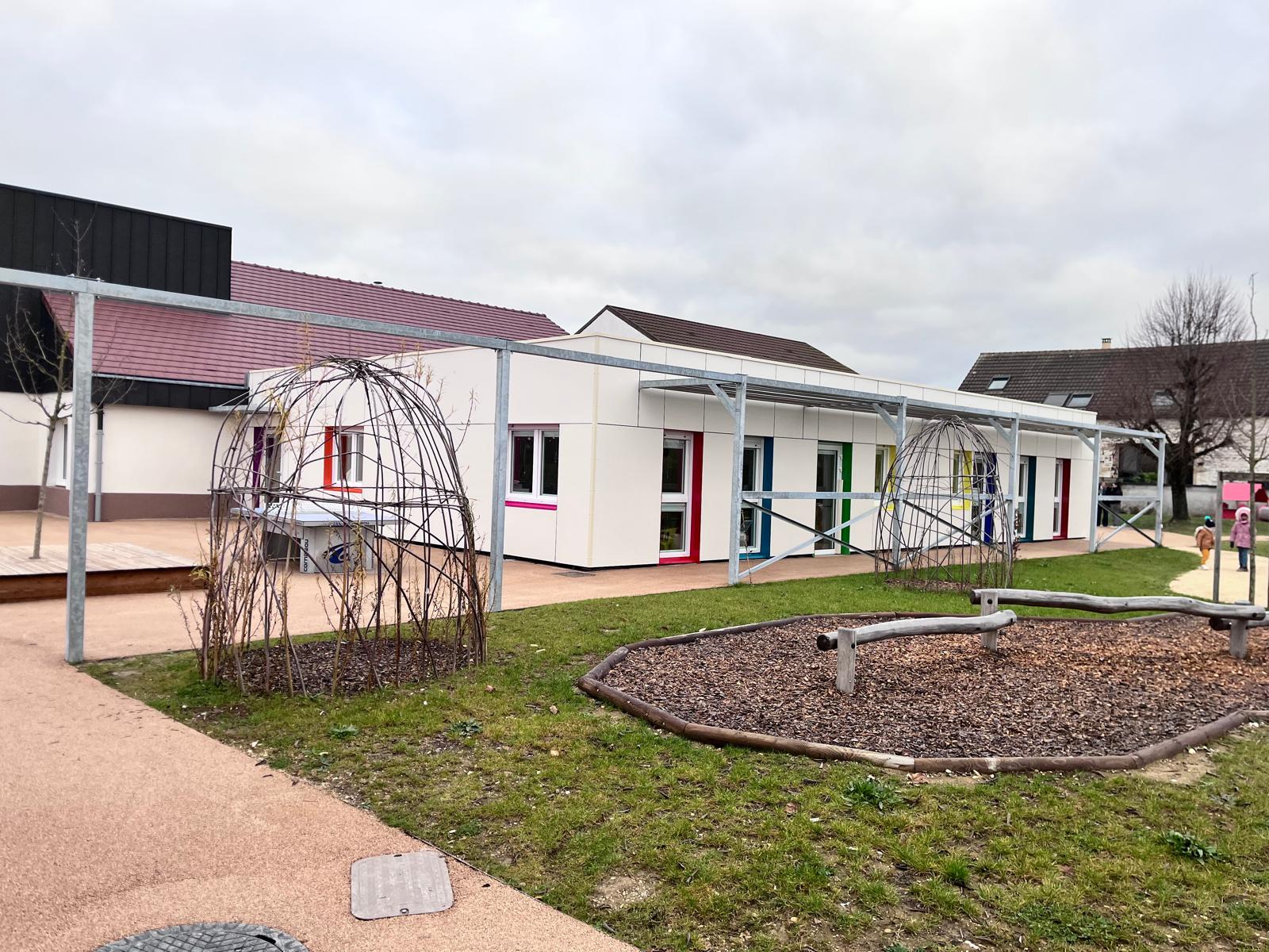 bardage blanc de la construction modulaire pour école 